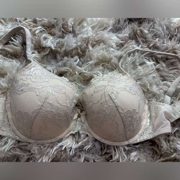 Victorias Secret Bra 32DDD - Picture 1 of 6